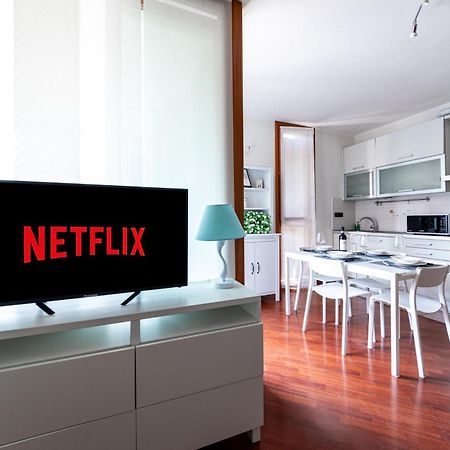 Appartamento Caterina A 5 Minuti Da Milano Fiere E San Siro Con Wifi-Netflix-Free Parking Ngoại thất bức ảnh