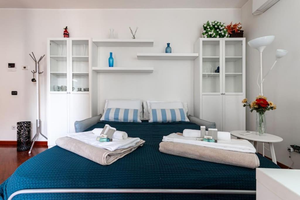 Appartamento Caterina A 5 Minuti Da Milano Fiere E San Siro Con Wifi-Netflix-Free Parking Ngoại thất bức ảnh