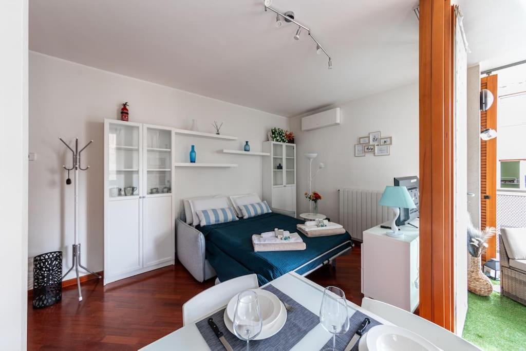Appartamento Caterina A 5 Minuti Da Milano Fiere E San Siro Con Wifi-Netflix-Free Parking Ngoại thất bức ảnh