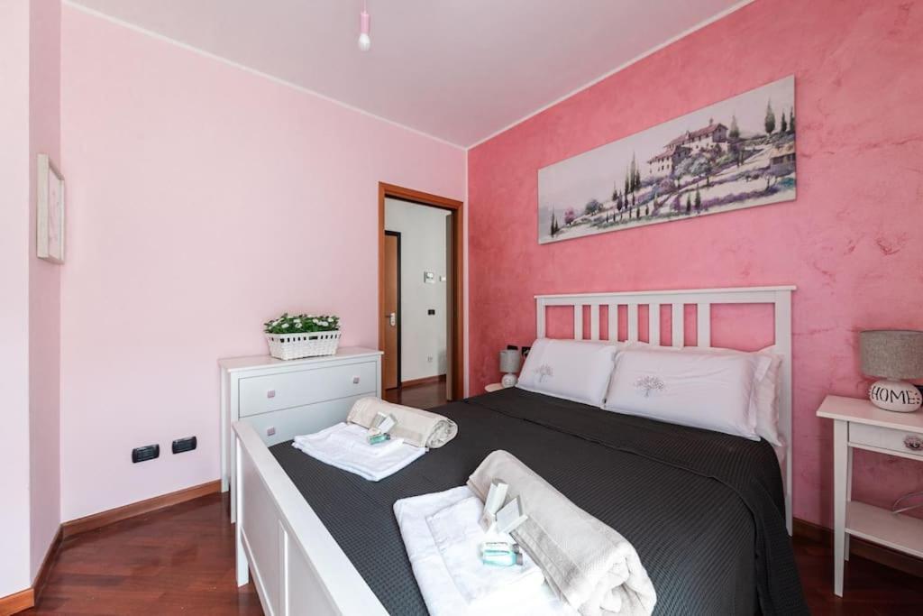 Appartamento Caterina A 5 Minuti Da Milano Fiere E San Siro Con Wifi-Netflix-Free Parking Ngoại thất bức ảnh